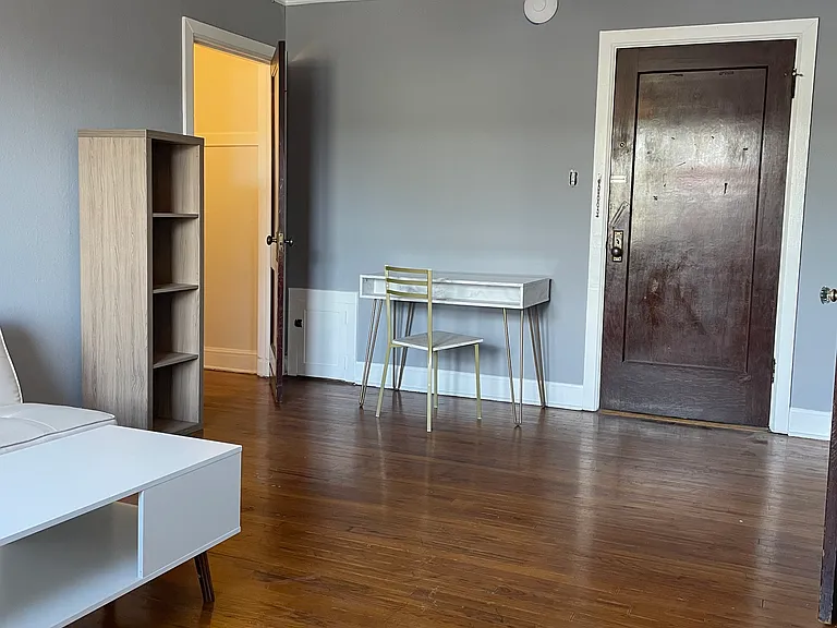 1760 N Pearl St #S4 — Photo 8