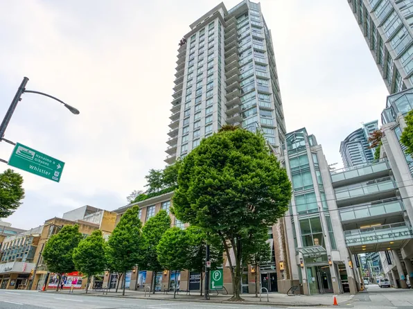 565 Smithe St #1104, Vancouver, BC V6B 0E4