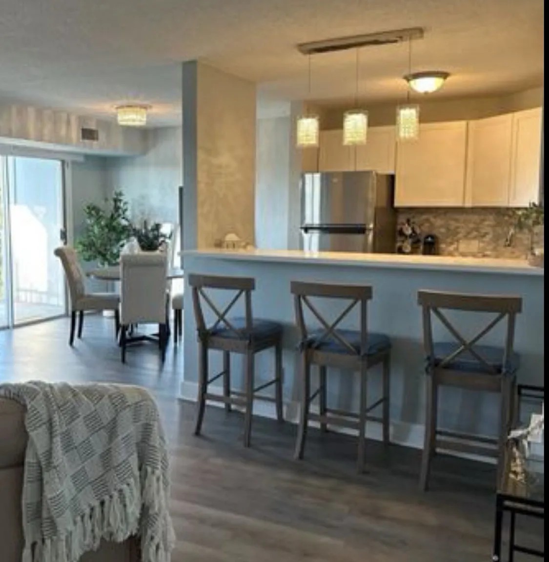 2 bed, 950 sqft, $1,750 — Photo 2