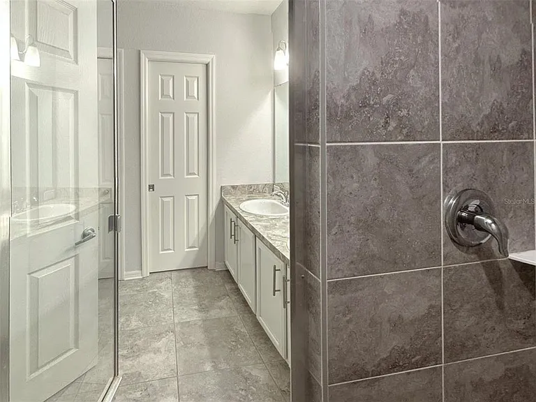 1213 Grantham Dr — Photo 27