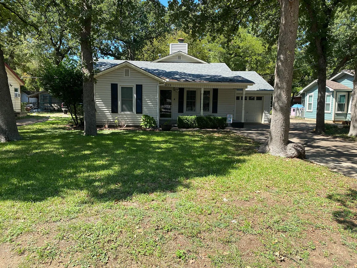 Front #2 - 623 Club Oak Dr