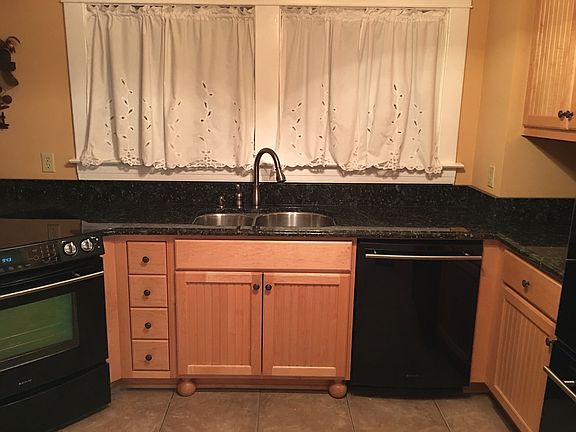 5th image of 2201 Woodbourne Ave