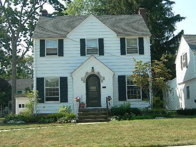 Center entrance