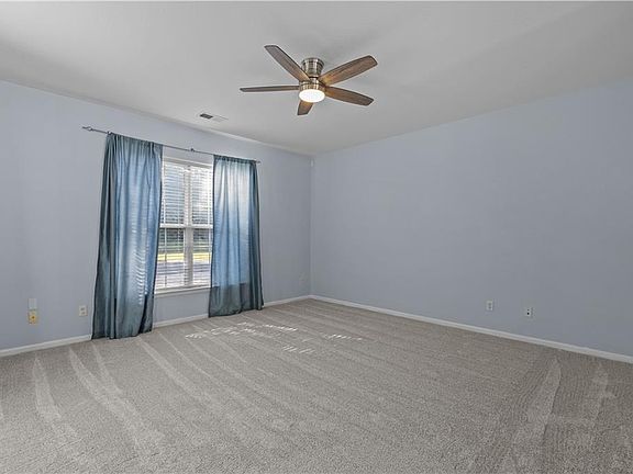 5th image of 1001 Lambourne Ln
