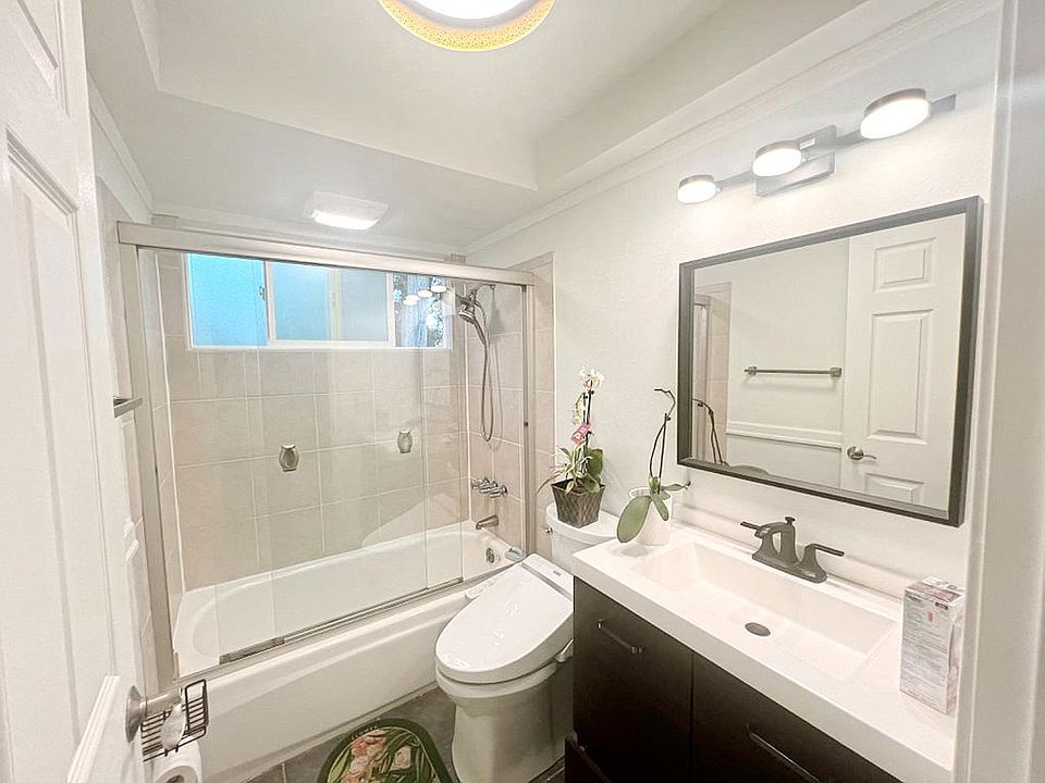 1st image of 9200 NE 131st Pl