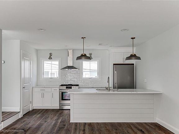 2nd image of 13 Nobert St Unit 1