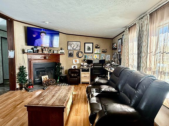 3rd image of 347 Cold Springs Rd