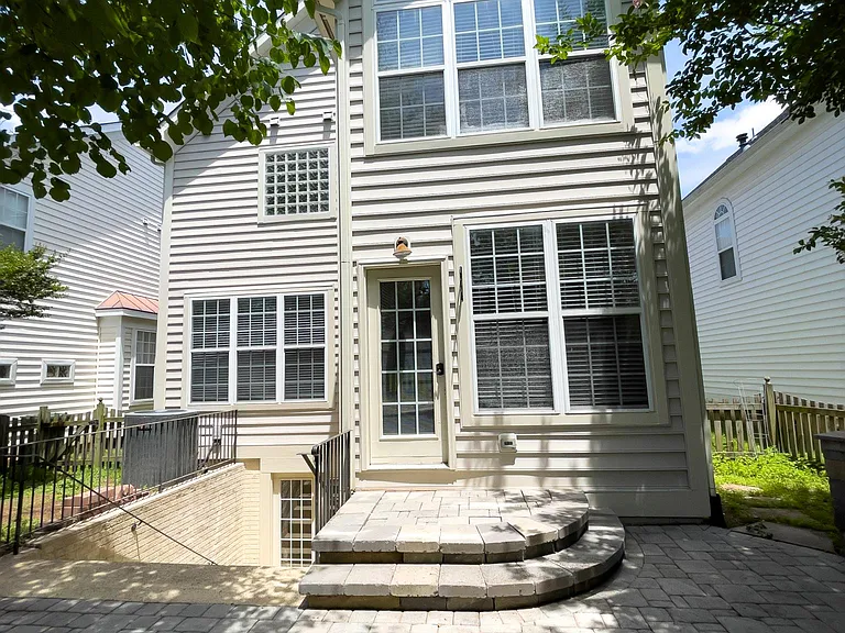 14741 Dogwood Park Ln — Photo 43