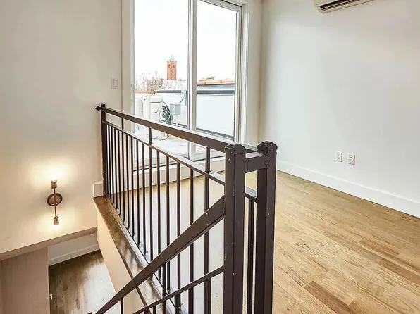 554 Gates Avenue image 7 of 21