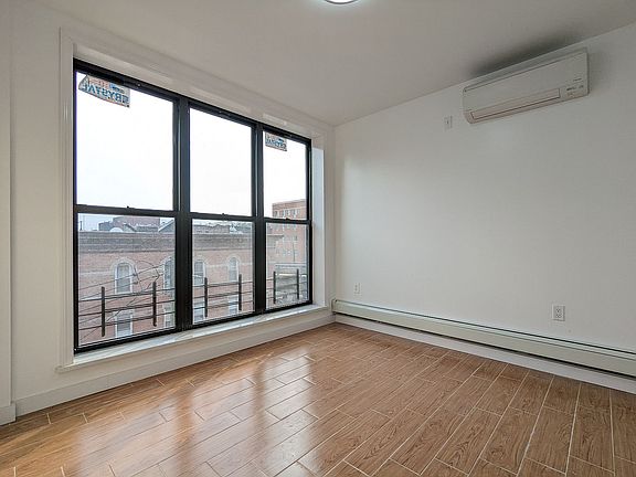 2nd image of 4023 10th Ave #2B