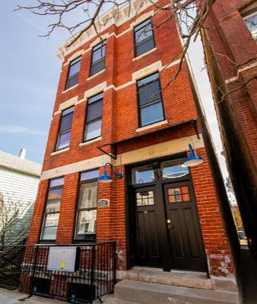 3rd image of 1319 W Erie St #1R