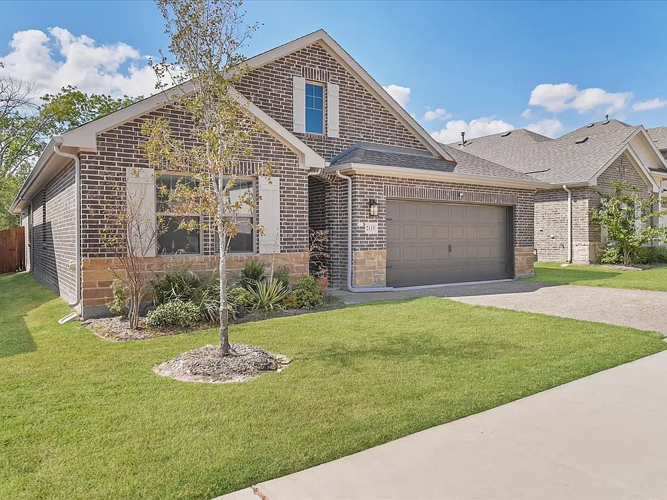 2115 Meadowlark Ln