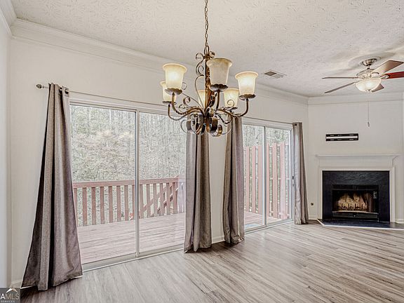 5th image of 4120 Spring Cove Dr