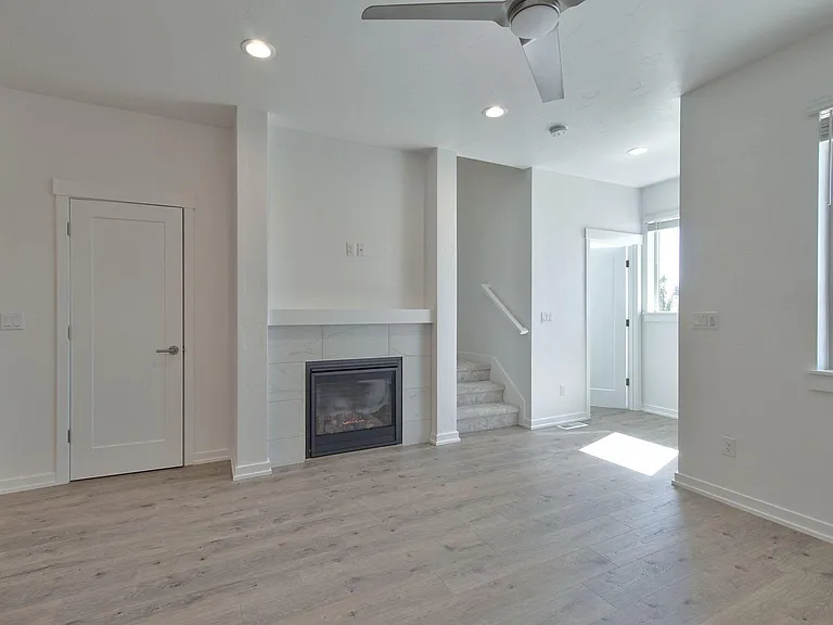 5617 SE Logan Ln — Photo 8