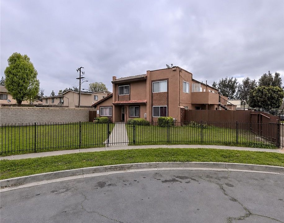 1st image of 1095 N Vista Ave