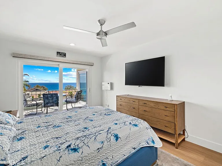 240 Moss St #4 — Photo 16