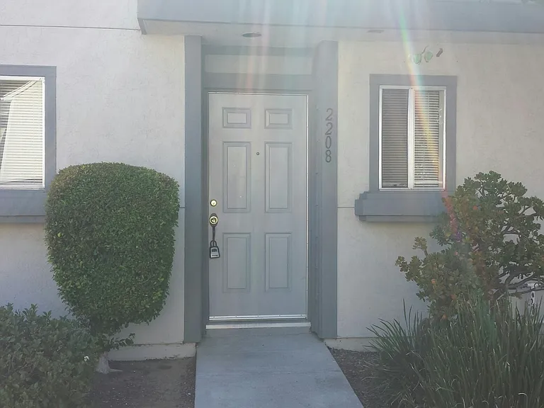 2208 Kings View Cir — Photo 4