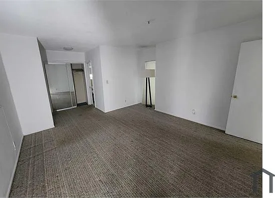 830 SW 50th Ave — Photo 8