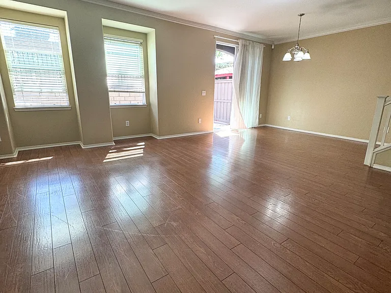 S Meadowbrook Dr S — Photo 7