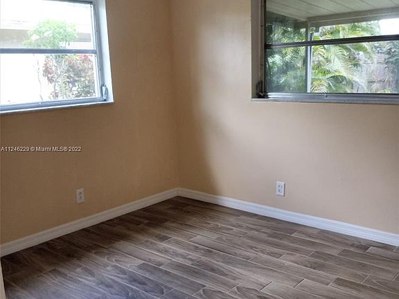 4th image of 4933 NW 47th Ter