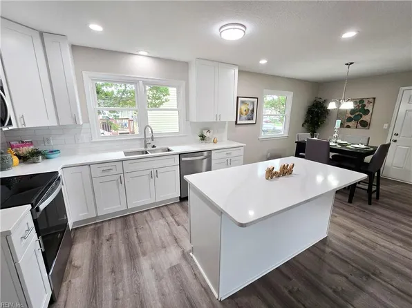 214 Denbigh Blvd, Newport News, VA 23608