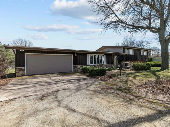 N956 North Rd, Hortonville, WI 54944