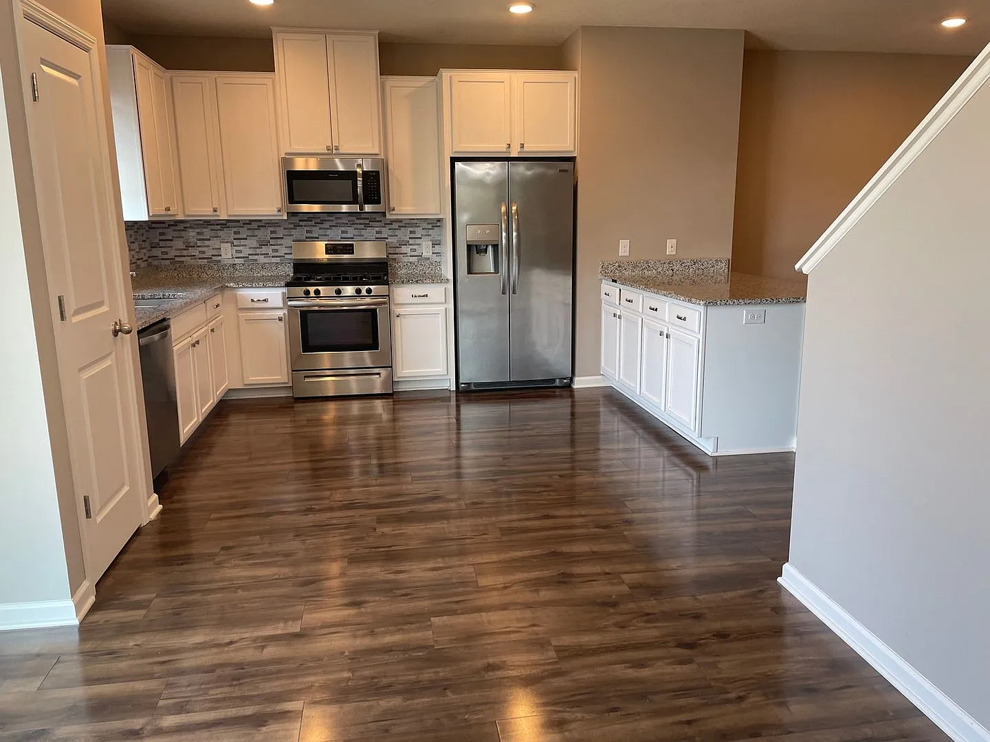 Charming 3BR Townhome in Maple Grove — Photo 2