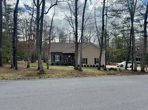 220 Club Cir, Daniels, WV 25832