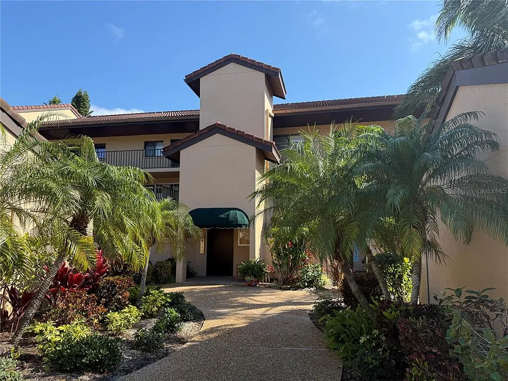 2 bed, 2.0 bath, 1106 sqft, $3,600 — Photo 2