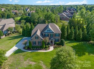 849 Wandering Way Dr, Waxhaw, NC 28173