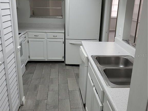 4th image of 5108 Tennis Court Cir
