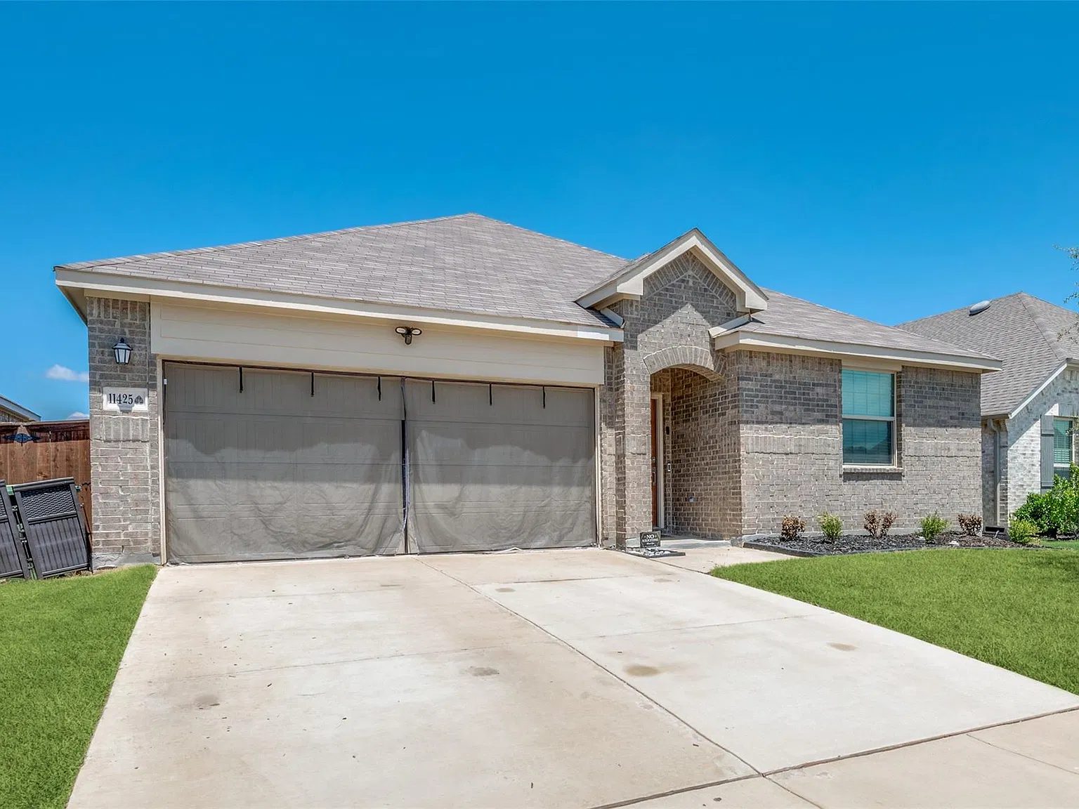 4 bed, 1993 sqft, $2,350 — Photo 3