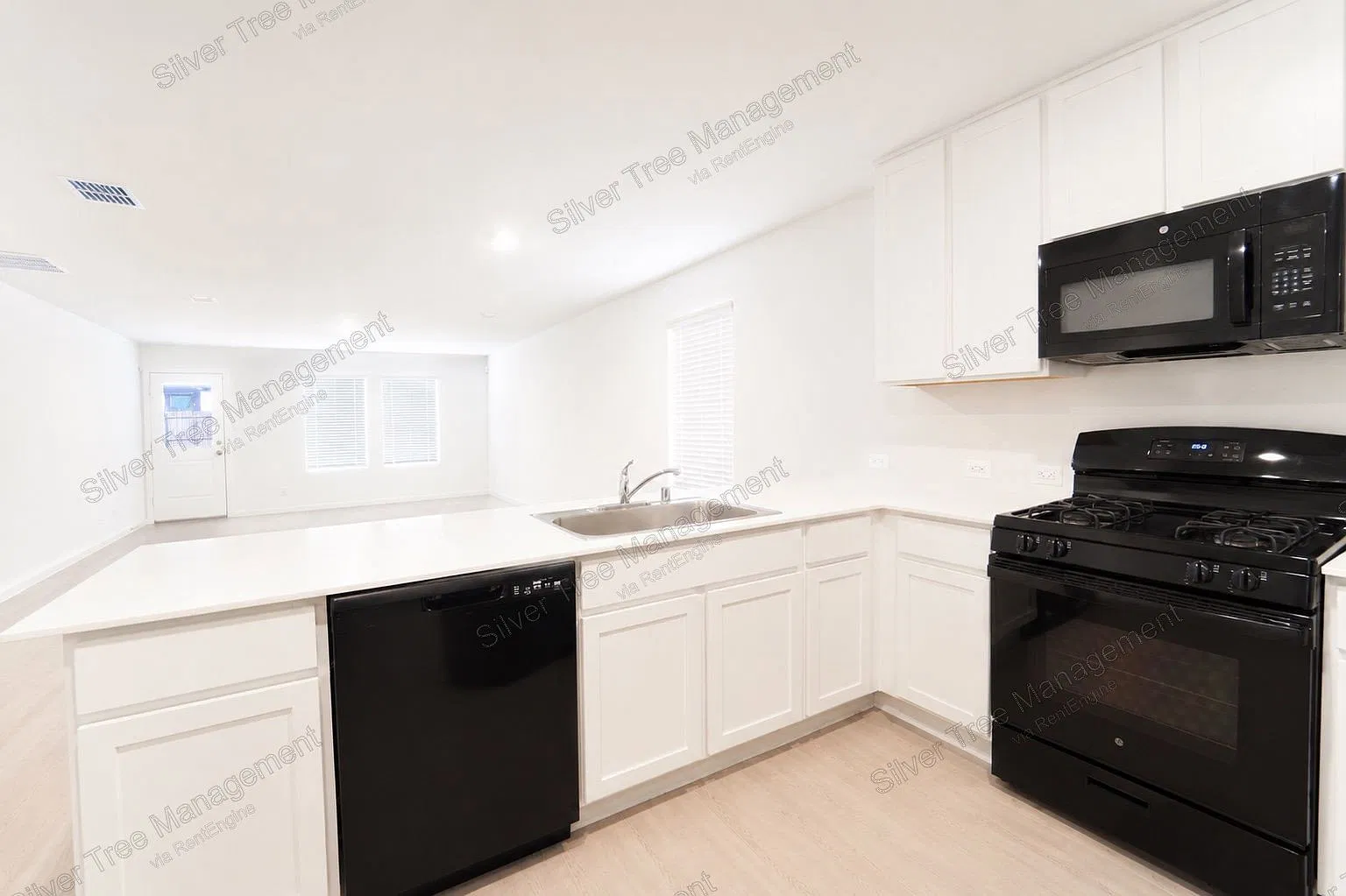 3 bed, 2.0 bath, 1522 sqft, $1,795 — Photo 3