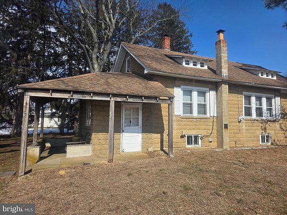 3rd image of 4881 Cross Ham Square Rd