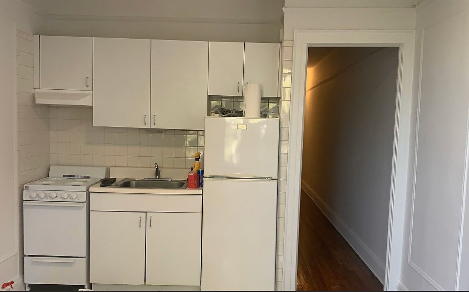 1st image of 28-32 44th St #D