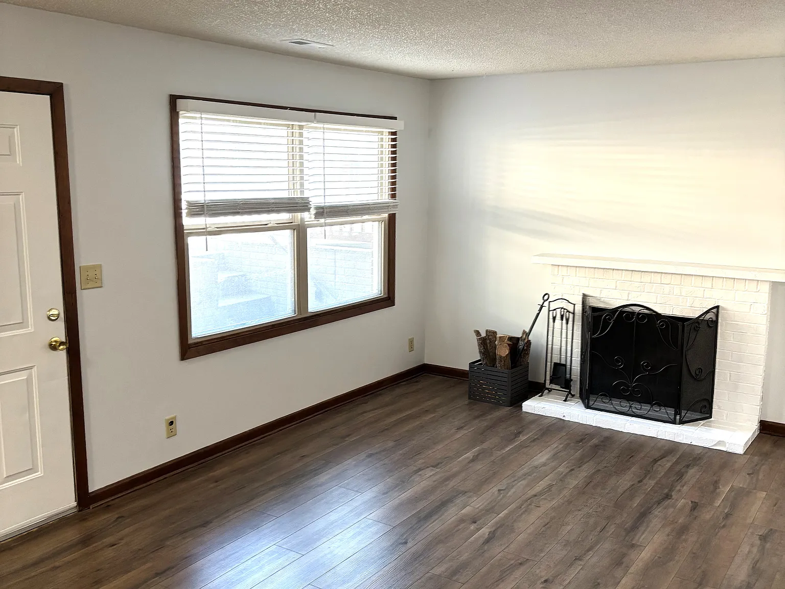 2 bed, 750 sqft, $900 — Photo 3