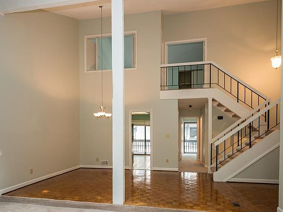 4th image of 3083 Balearic Dr SE