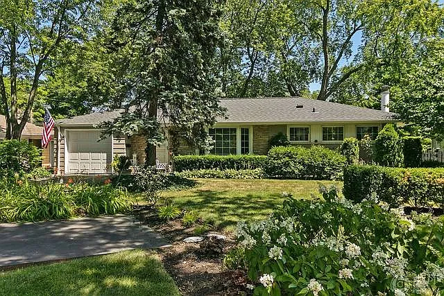 1041 Western Ave photo 1