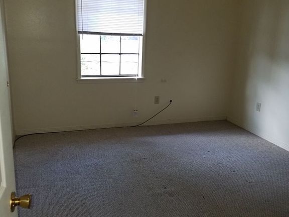 4th image of 3303 Davis St #4