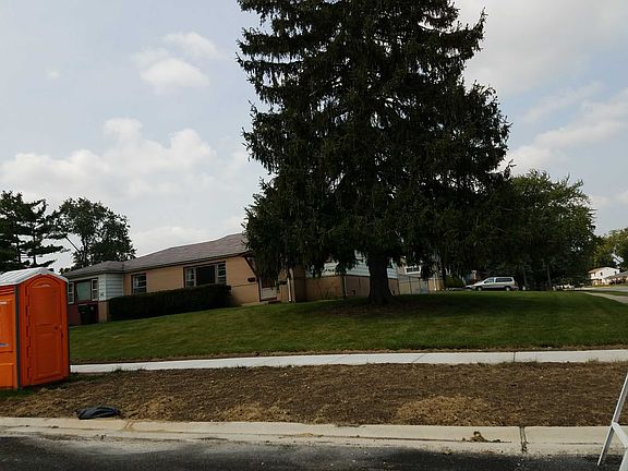 3rd image of 190 Chandler Ln