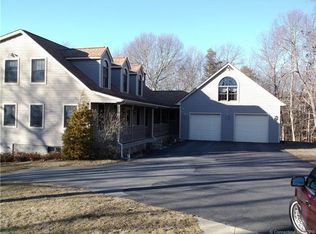 579 Squaw Rock Rd, Moosup, CT 06354