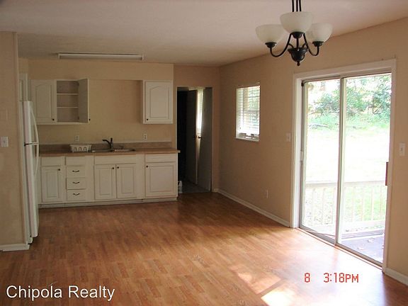 3rd image of 3021 Amelia Dr
