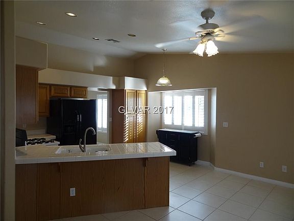 5th image of 8225 Golf Club Ave
