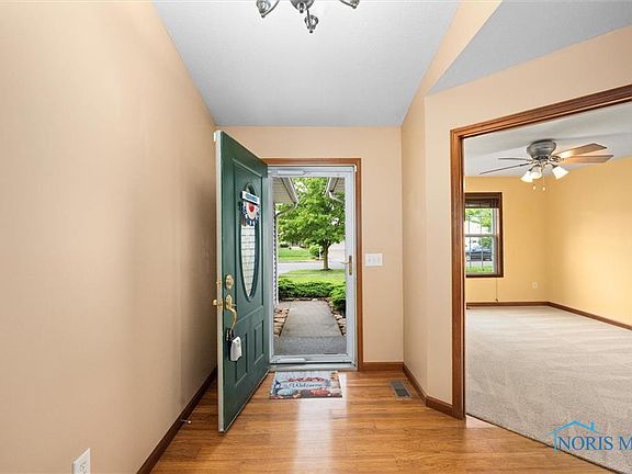 5th image of 919 Country Creek Dr