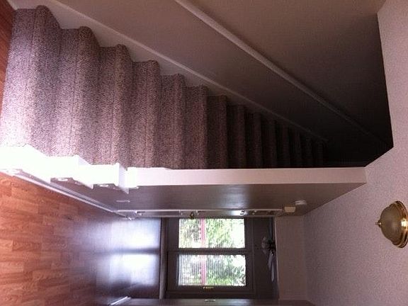 5th image of 404 Lakecrest Ln
