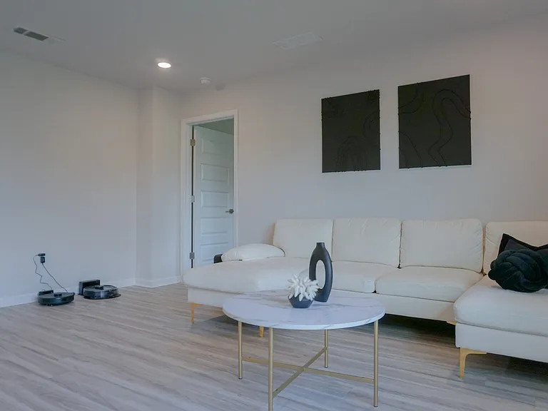 4703 Airmen Dr — Photo 26