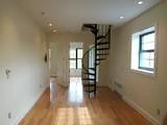 Rented by Sam Tabak | media 48