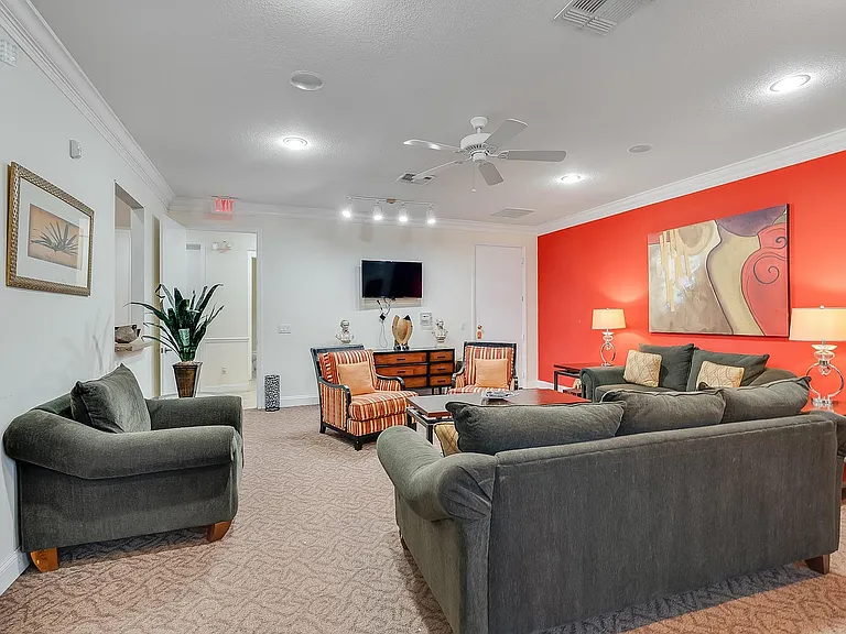 Capital Walk Apartments — Photo 35