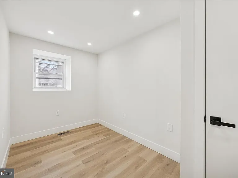 4522 Baker St #B27 — Photo 10