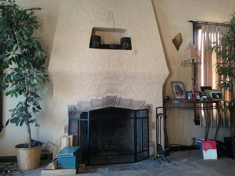 2nd image of 9126 La Salle Ave